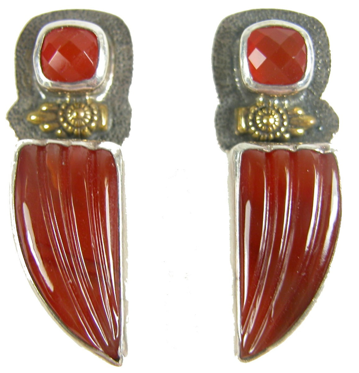 19266 Carved Carnelian Sterling Silver Earring