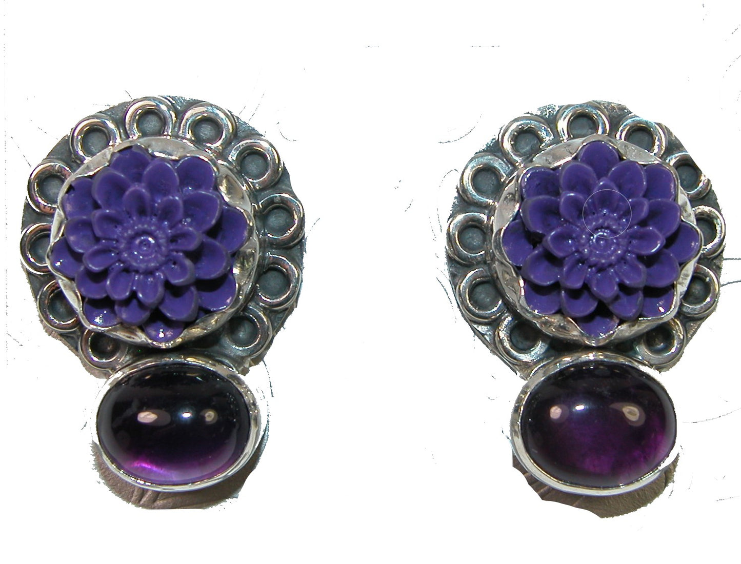20870 Carved Flower Amethyst Sterling Silver Earring