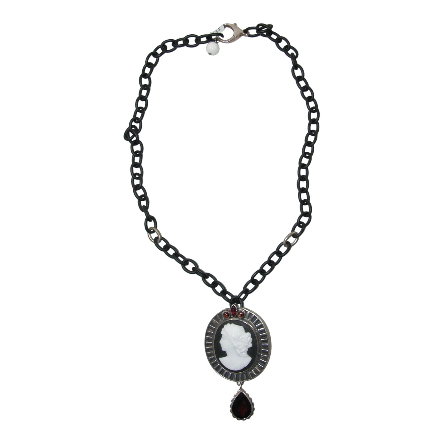 4115 Woman Cameo Garnet Sterling Silver Beaded Necklace