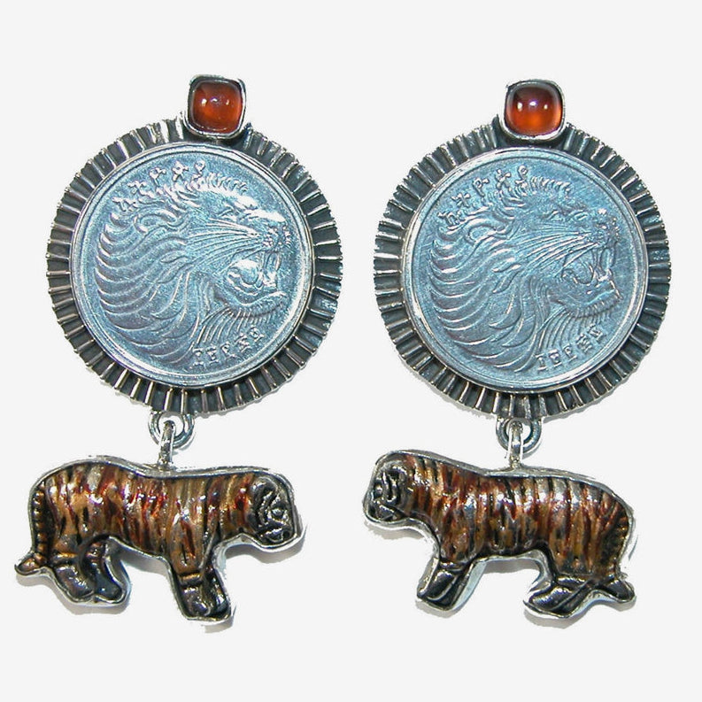 31508 Hessonite Hand Enameled Lion Collectible Coin Sterling Silver Earring