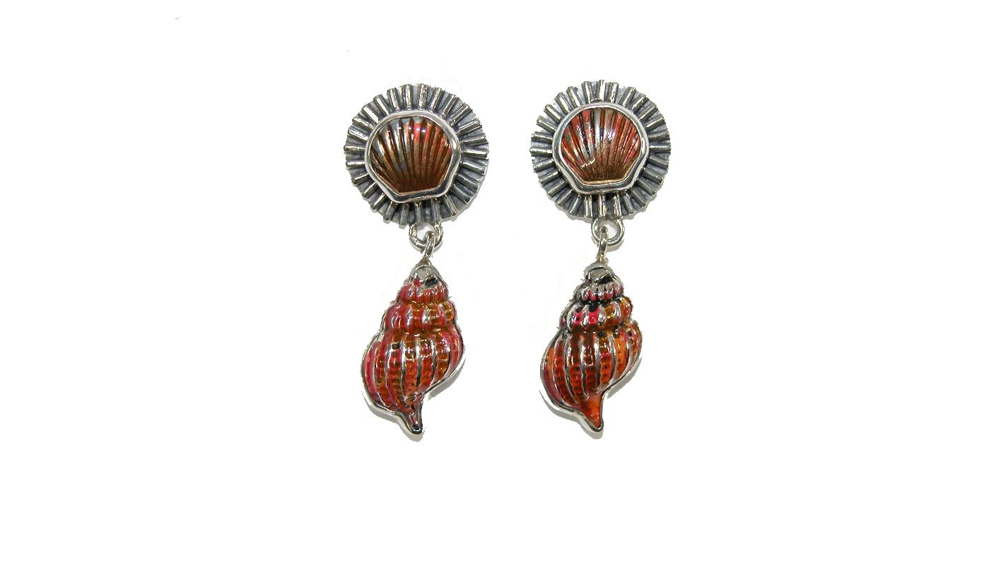 32537 Hand Enameling Shell Sterling Silver Earrings