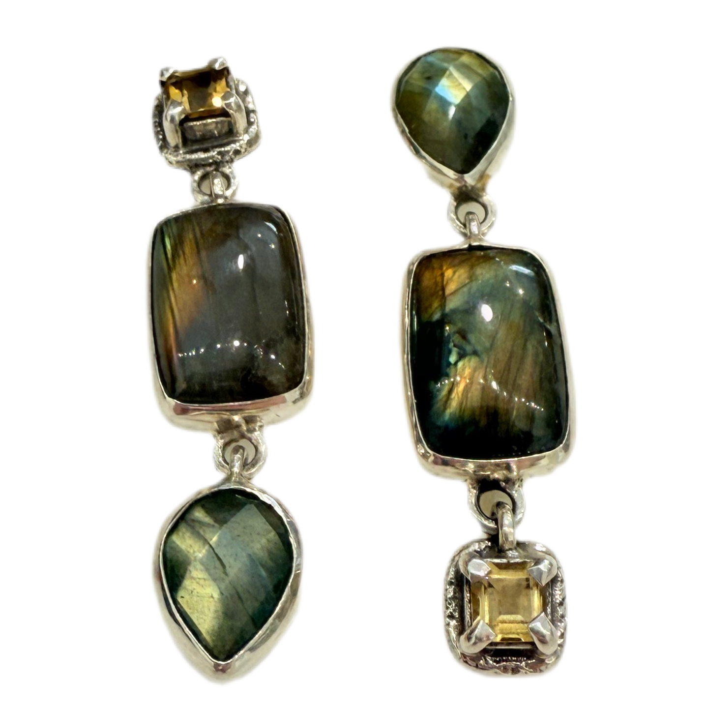 38435 Labradorite Dangle Earring
