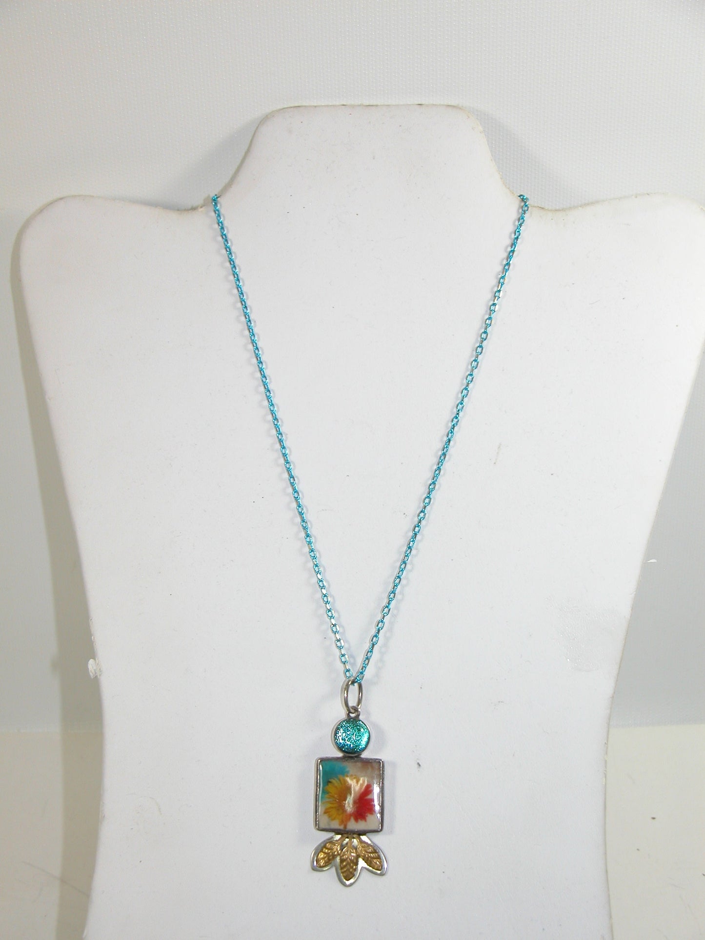 29956 Hand Made Tile Flower Necklace