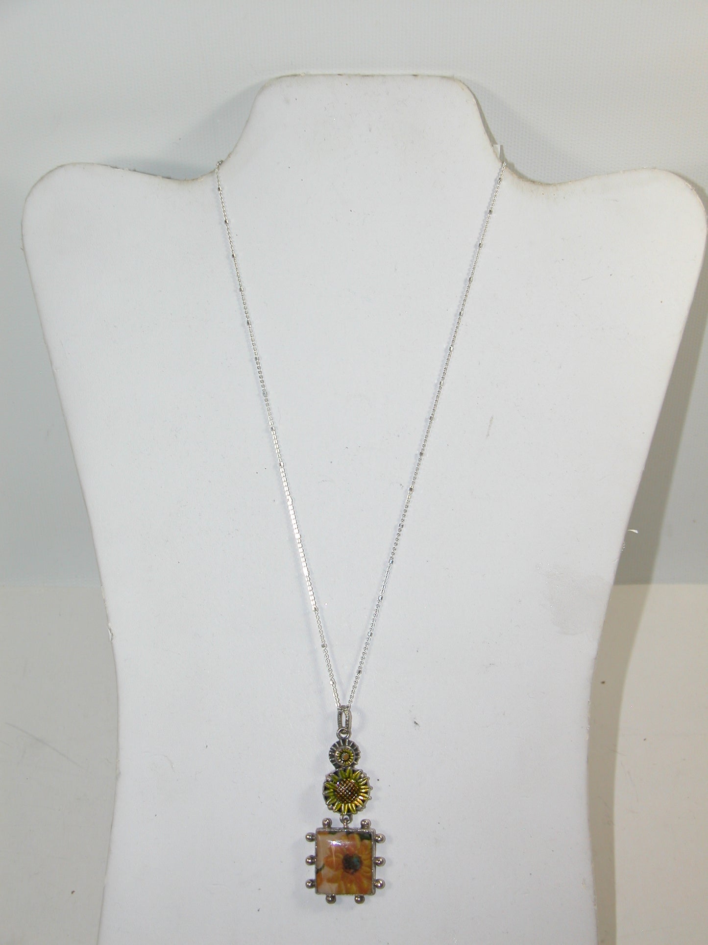 30264A Hand Made Tile Sunflower Hand Enameling Necklace