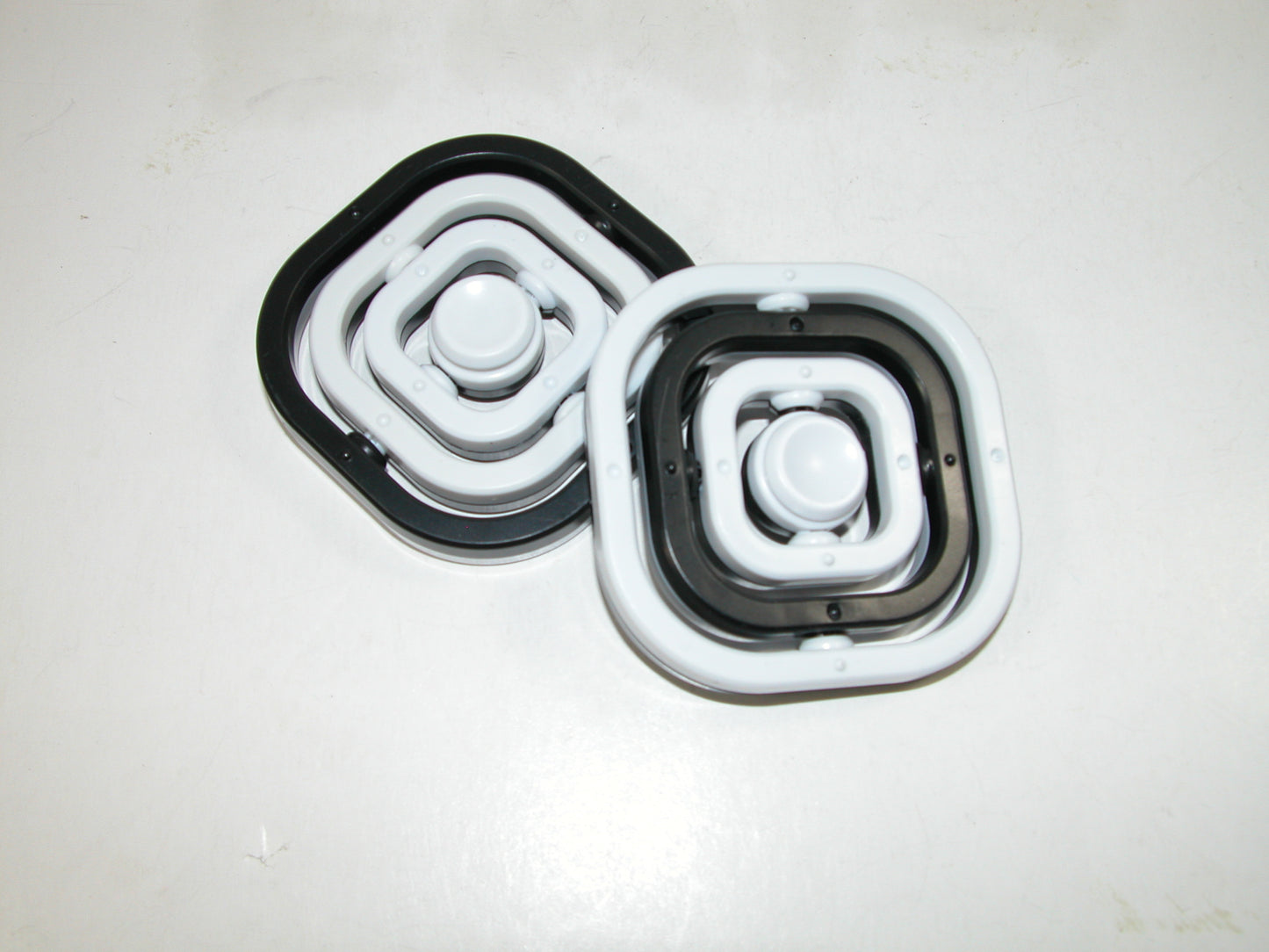 Fidget Spinner Black And White GF2083