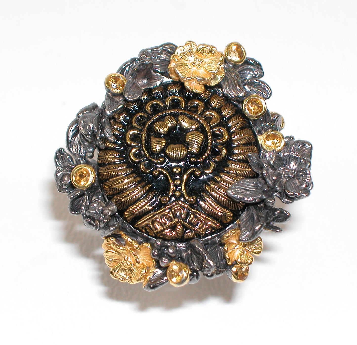 3394 Vintage Button Ring