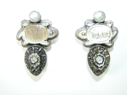 20740 Carved Mother of Pearl Turtle Sterling Silver Earring