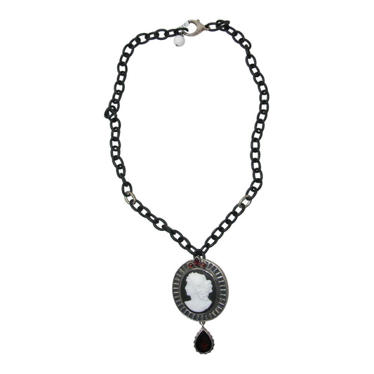 4115 Woman Cameo Garnet Sterling Silver Beaded Necklace