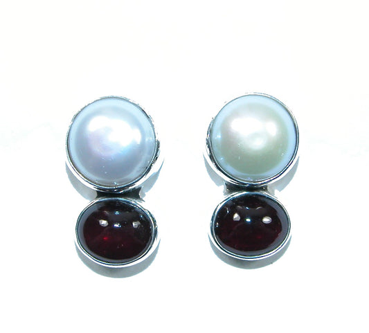 32029B Mabe Pearl Garnet Sterling Silver Earring