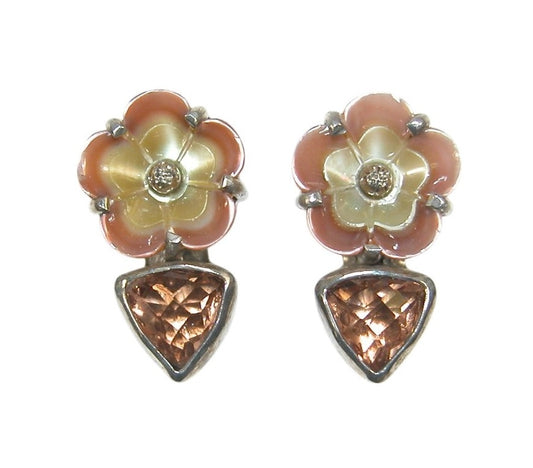 32183 Carved Mother of Pearl Flower Peach Quartz Earring