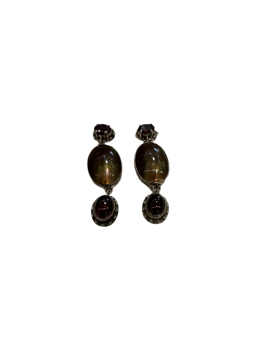 10700 Garnet and Mabe Pearl Earrings
