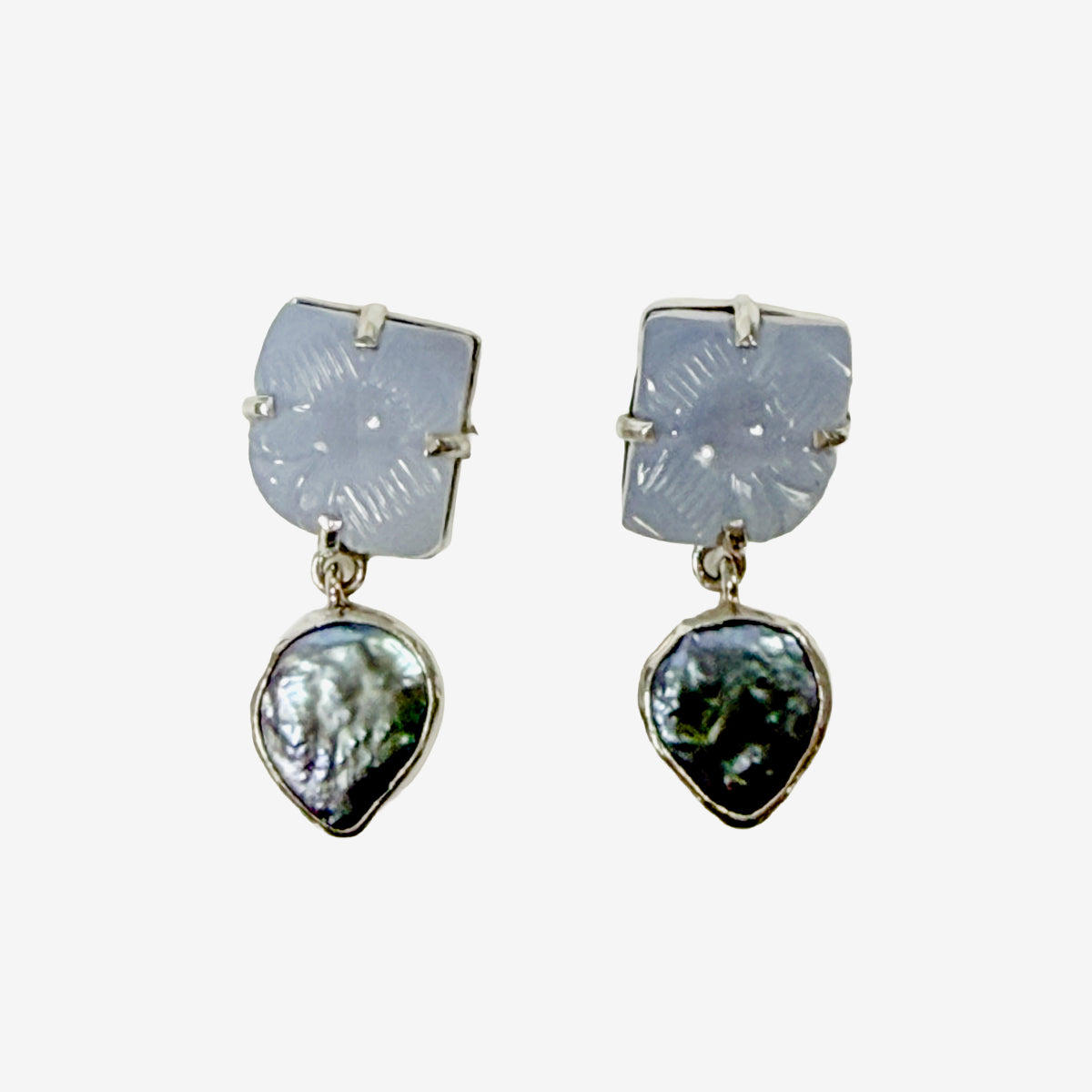 39579 Iolite, Freshwater Pearl Earrings