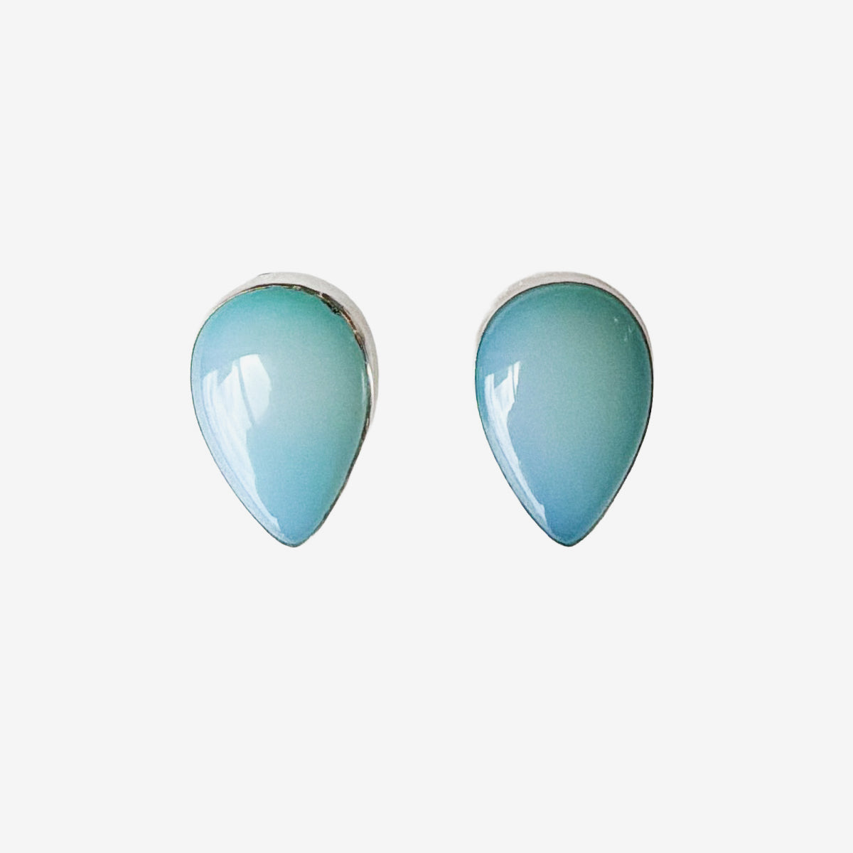 39581 Chalcedony Teardrop Sterling Silver Earrings