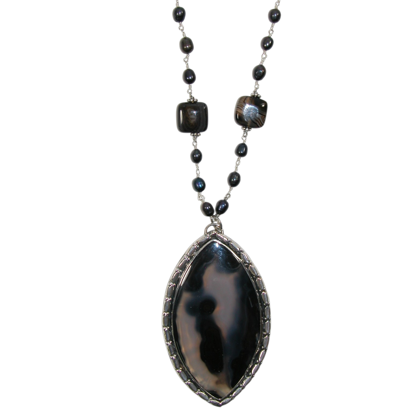 40140 Montanna Agate Pendant on Freshwater Pearl Jointed necklace