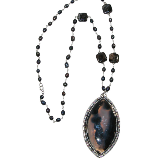 40140 Montanna Agate Pendant on Freshwater Pearl Jointed necklace