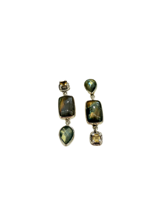 38435 Labradorite Dangle Earring