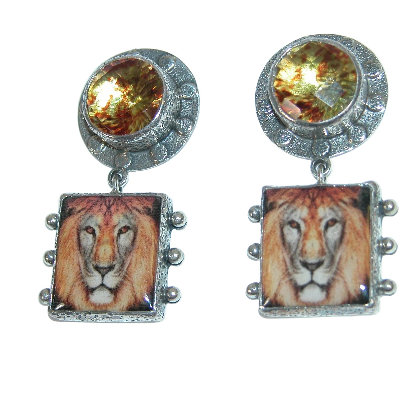 31952 Enamel in Quartz, Handmade Lion Tile and Sterling Silver
