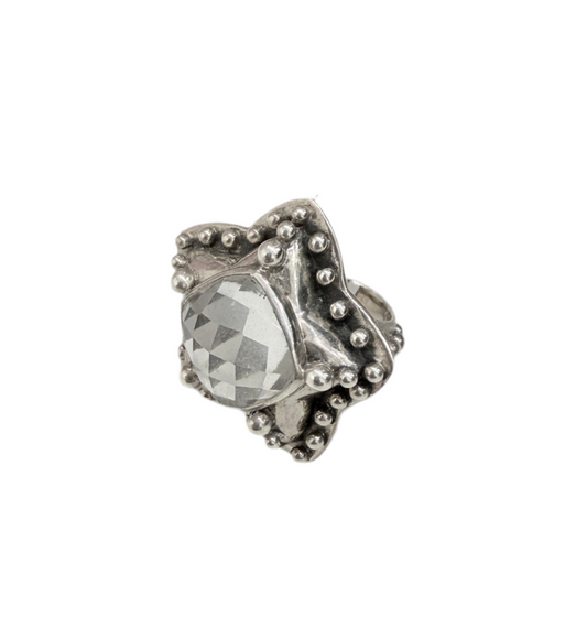 RING5 Quartz Star Ring