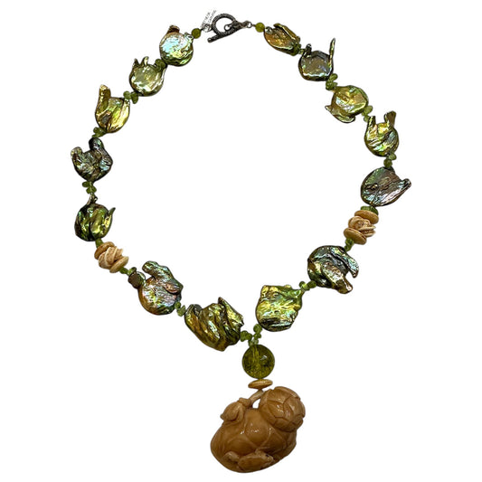 10667 Freshwater Pearl Carved Frog Sterling Silver Necklace