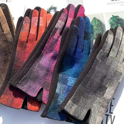 Checkered Ombre Gloves