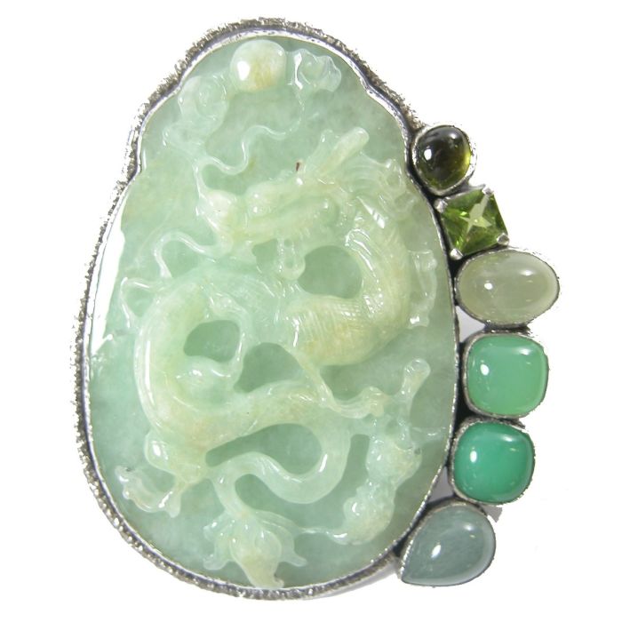 Hand carved jade pendant outlet